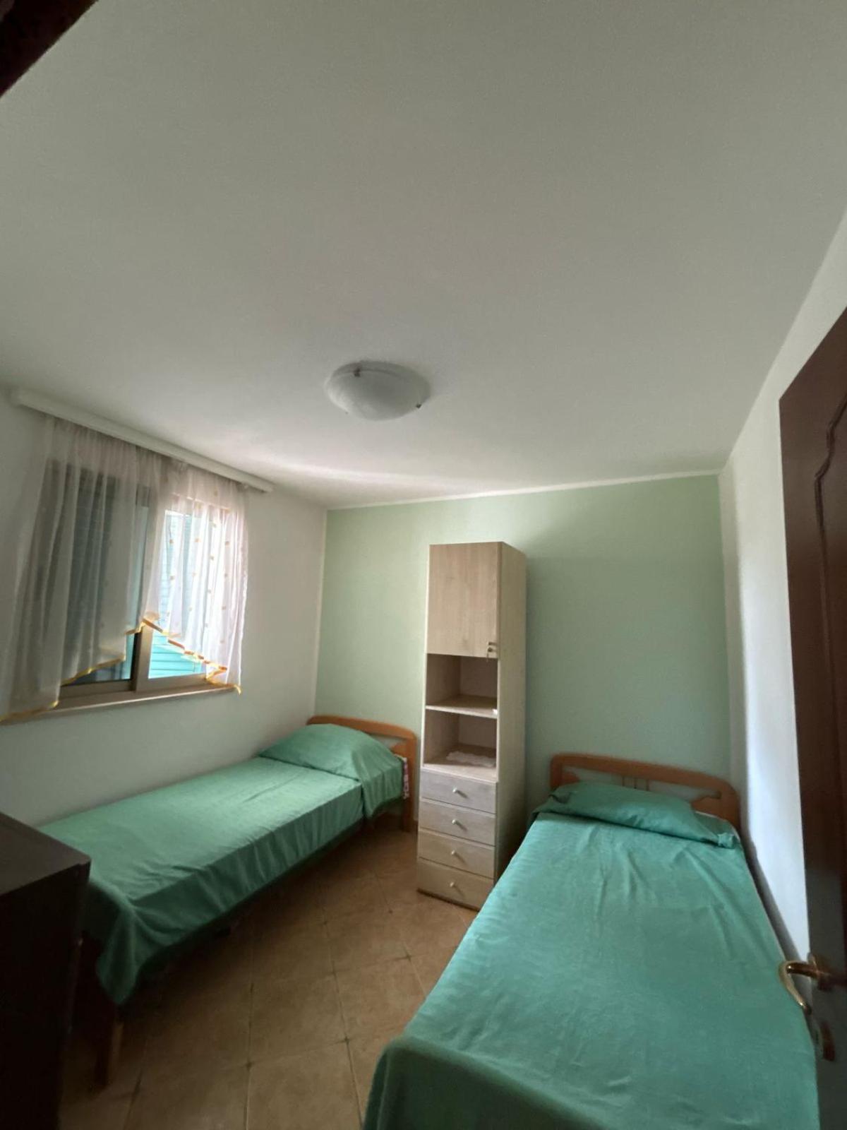 Holiday Home Zenit Ulcinj Esterno foto